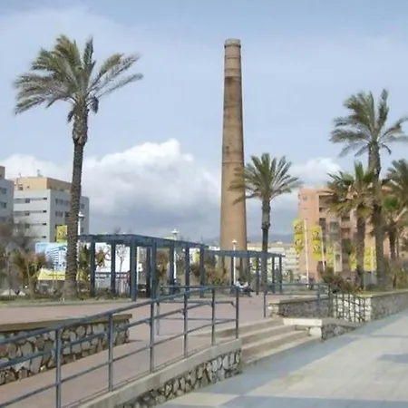 La Caramba Amplio En La Playa * Málaga